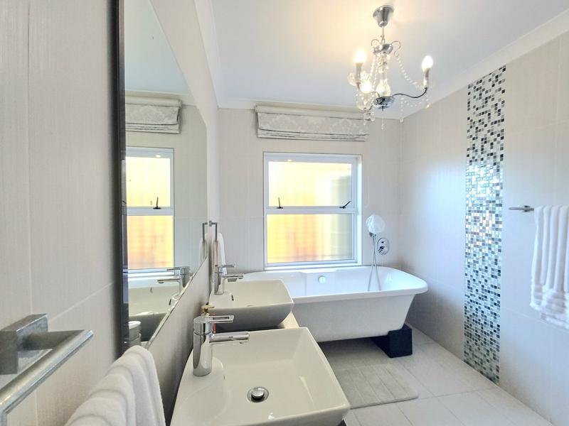 5 Bedroom Property for Sale in Welgemoed Western Cape